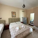 Oni's * Sarandë